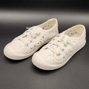 Elegant Lace Canvas Sneakers in Off-White - Size 1- NEW W/O TAGS!